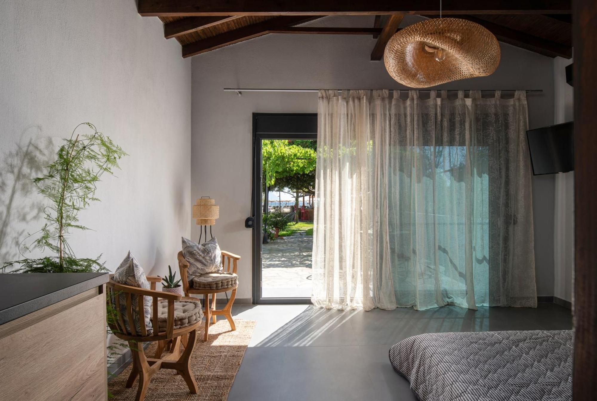 Akasti Slow Living Paralia Sikias ภายนอก รูปภาพ